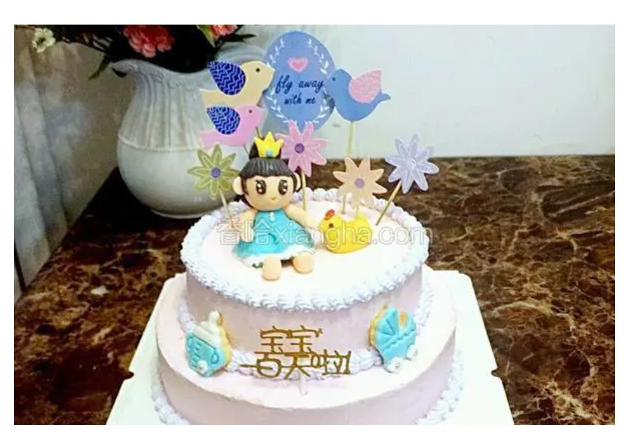 蛋糕/生日快乐: 草莓、芒果、奇异果、火龙果、奶油（时令水果根据